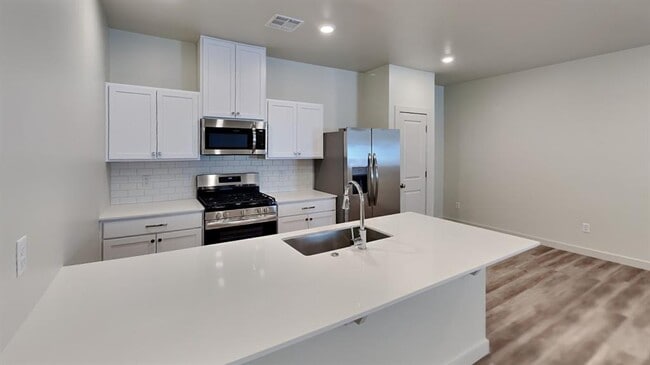 Building Photo - 3801 N Divis Ave