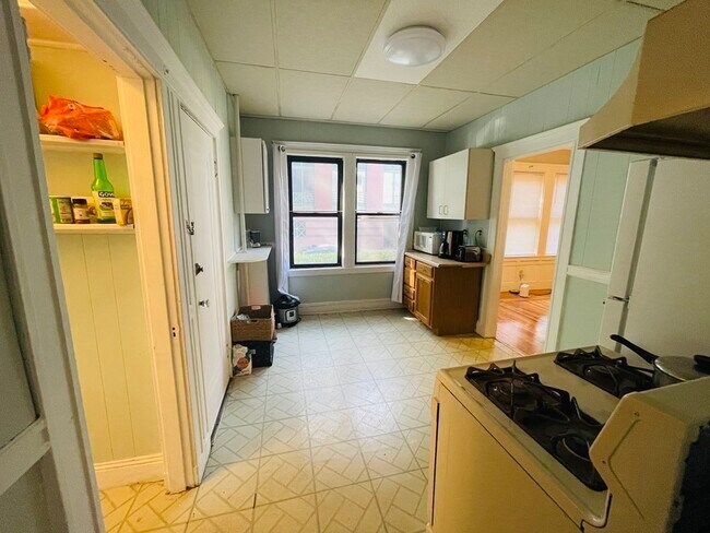 Building Photo - 5 Feneno Terrace