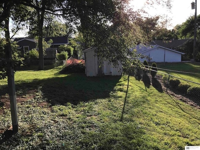 Building Photo - 2612 S 61st Ave