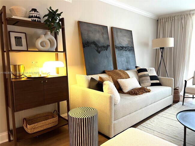 Building Photo - 5555 Collins Ave