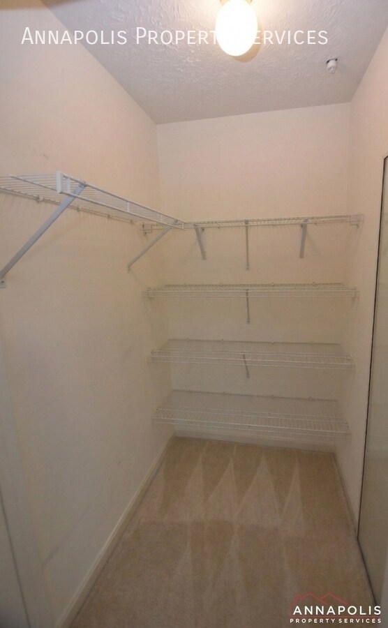 Building Photo - 657 Burtons Cove Way