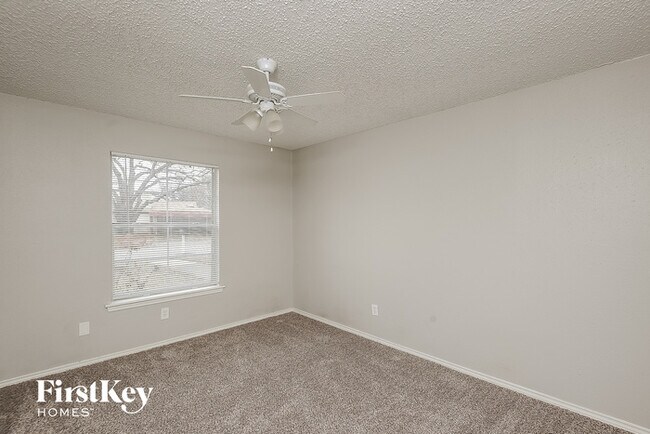 Building Photo - 3001 Rufe Snow Dr