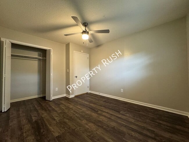 Building Photo - 3637 Missionaire Ave