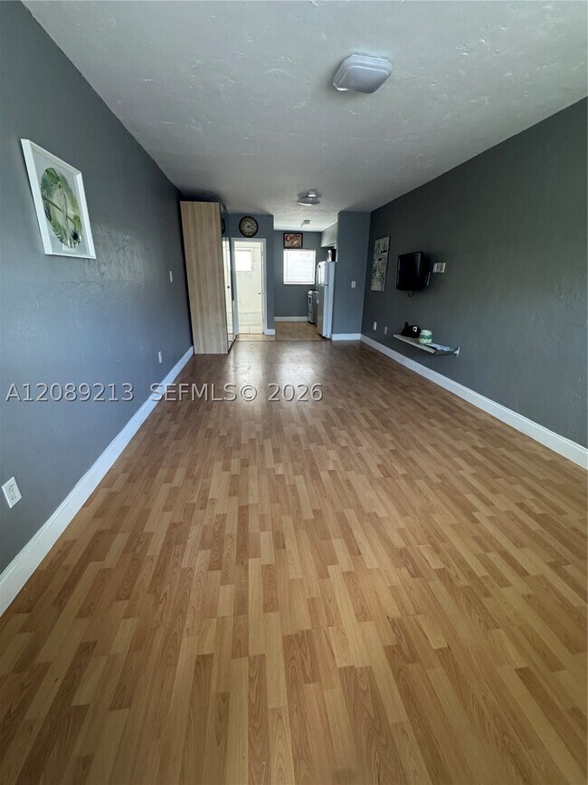 Building Photo - 1611 10th St