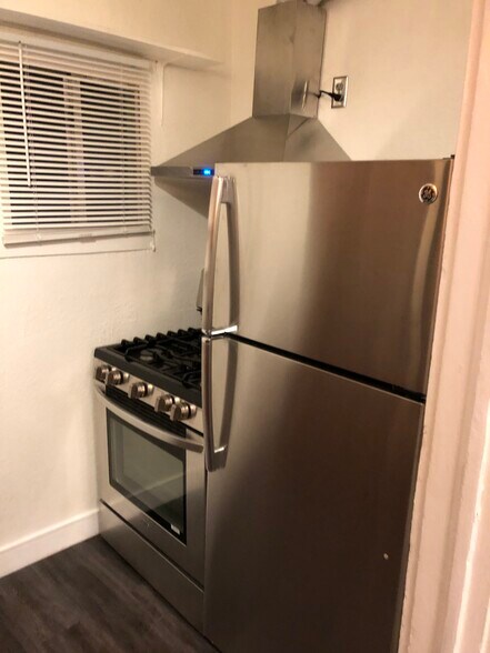 Building Photo - 316 W 4th St