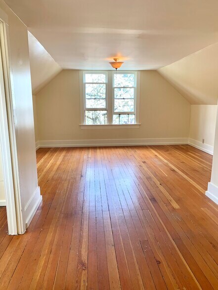 Building Photo - 4207 N Albina Ave