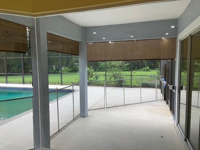 Building Photo - 2600 Crescent Lake Ct