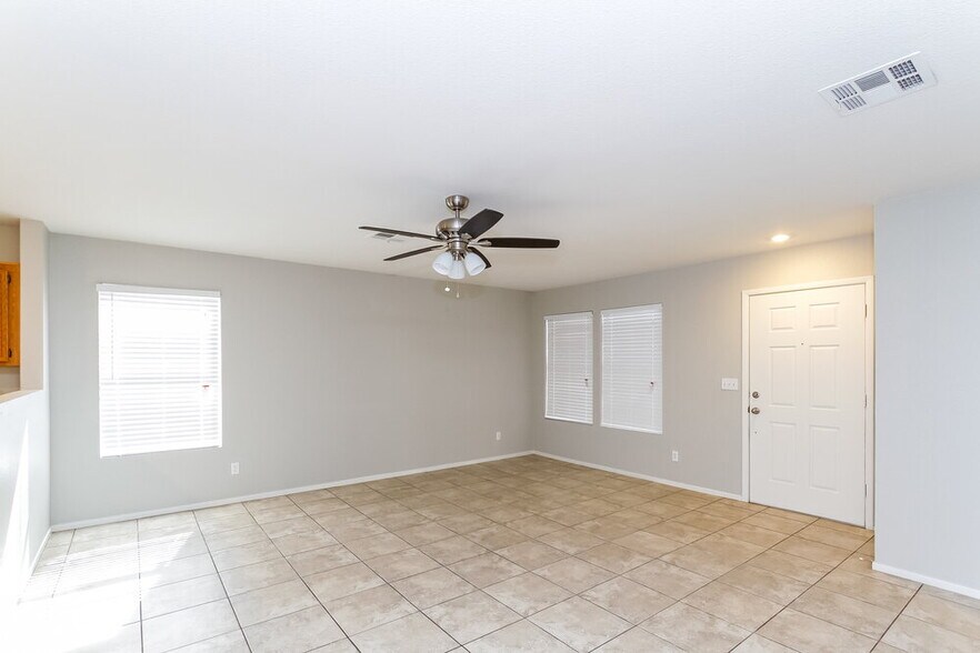 Building Photo - 1024 Sky Forest Dr