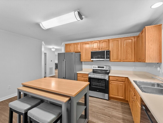 Building Photo - 5701 Hereld Green Dr