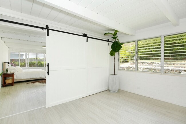 Building Photo - 735 Kapulena Loop