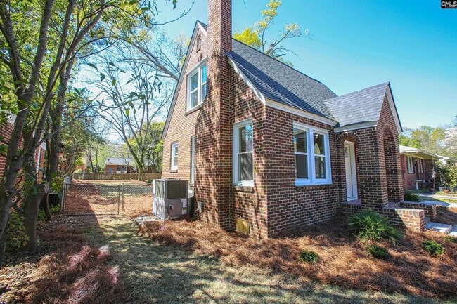 Building Photo - Charming 3-Bedroom Home in the Heart of Rosewood – Available July 2026!