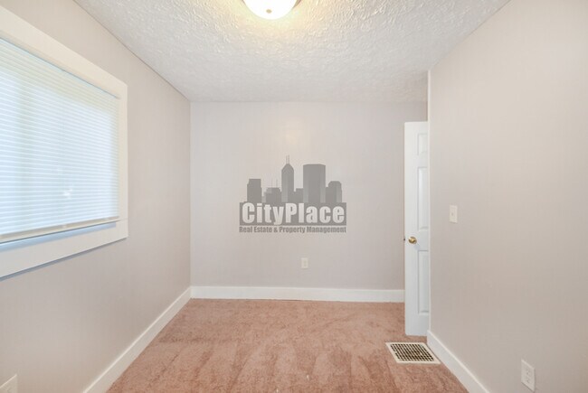 Building Photo - 5408 E Burgess Ave