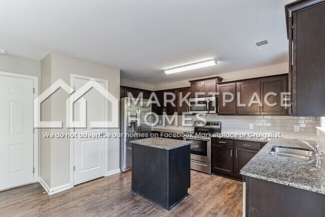 Building Photo - 67 Cavalry Ct