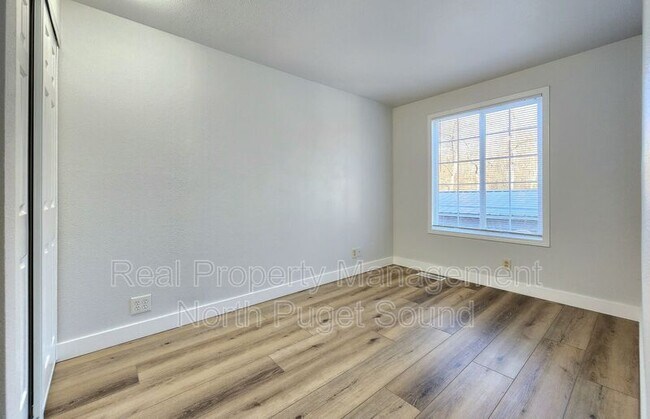 Building Photo - 13612 36th Pl W