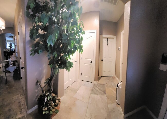 Building Photo - Westside One Story Home