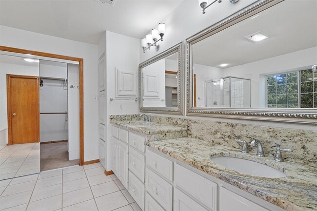 Building Photo - 1903 Port Royal Dr