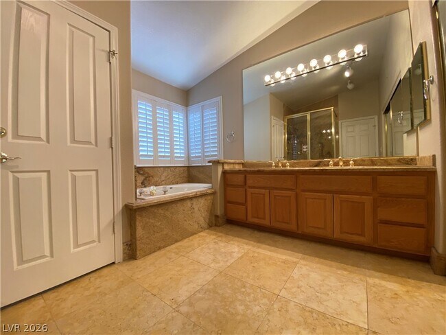 Building Photo - 7816 Waterfalls Ave