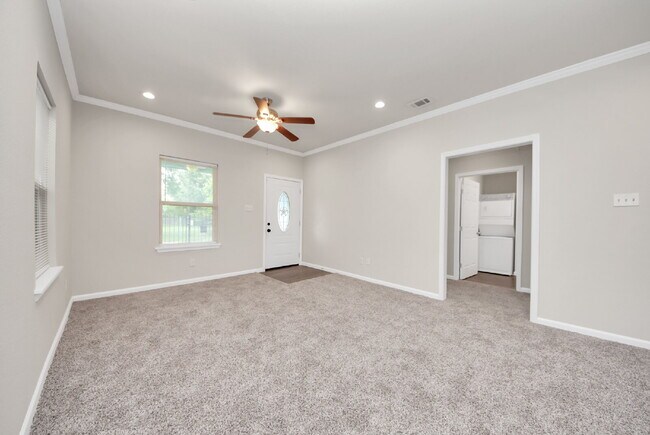 Building Photo - Renovated Houston Gem Near Downtown & the Medical Center