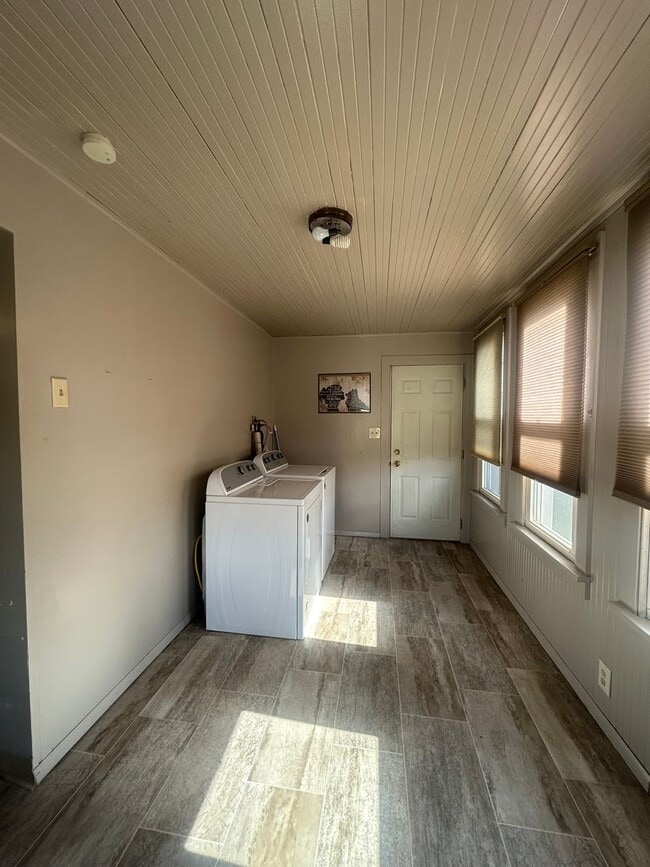 Building Photo - 4-bedroom duplex in south Steelton