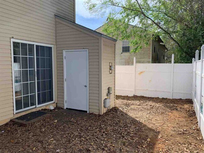 Building Photo - 2372 Gregory Dr
