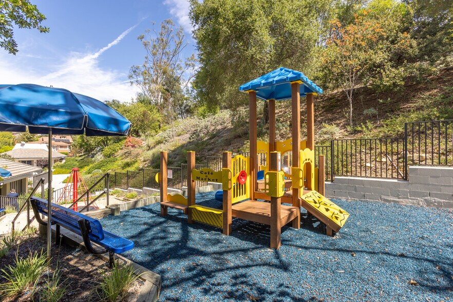 Community Playground - 10227 S Autumn Leaf Cir