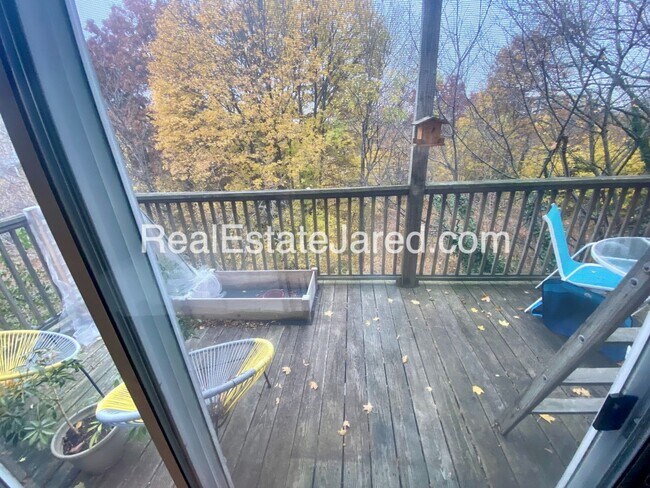 Building Photo - No Brokers fee. Desirable Mission Hill Loc...