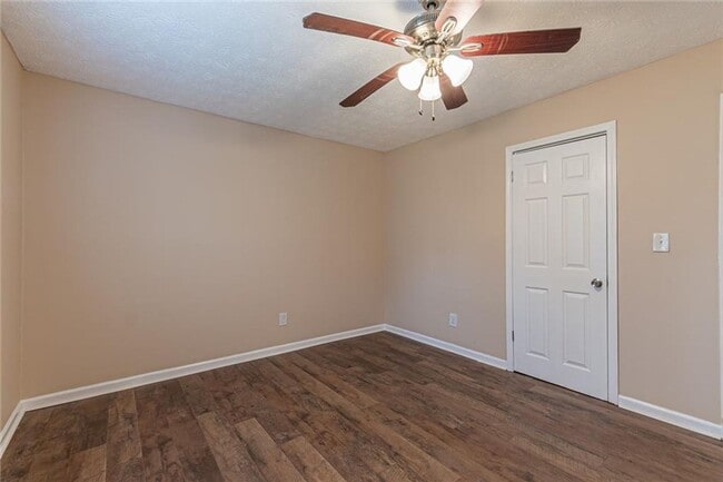 Building Photo - 2/1 Cottage home in Forsyth Co near Lake L...