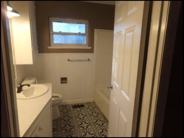 Building Photo - 17 S Avalon Dr