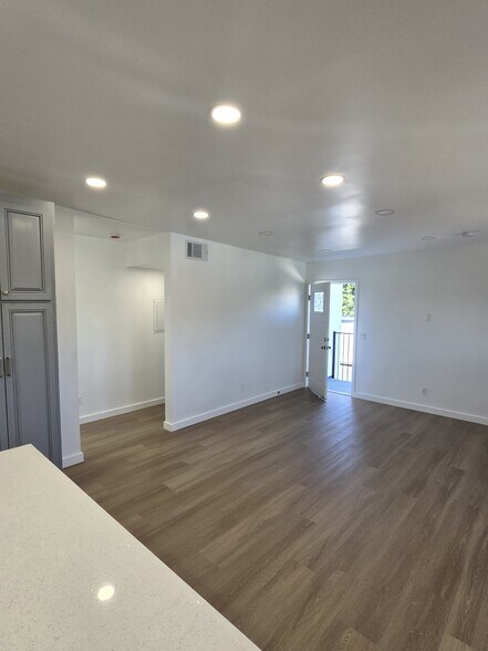 Building Photo - 7726 Zelzah Ave