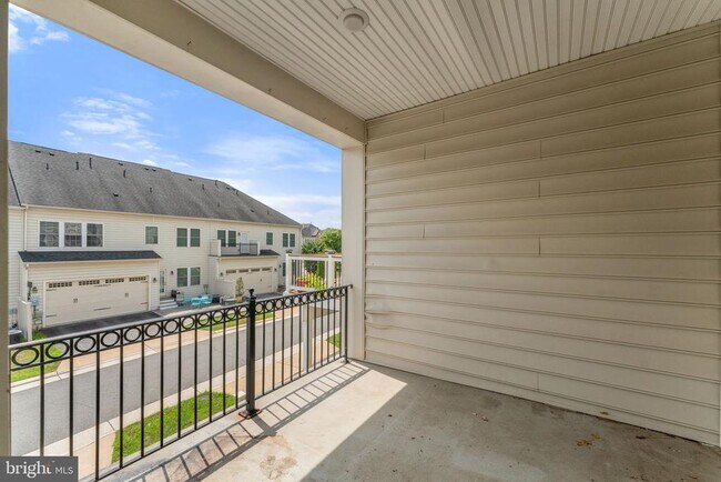 Building Photo - 42524 Rowderbury Square