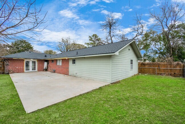 Building Photo - 6439 Hidden Arbor Ln