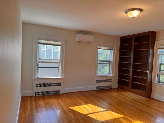 Building Photo - 65 Spring Garden St