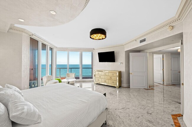 Building Photo - 2110 N Ocean Blvd