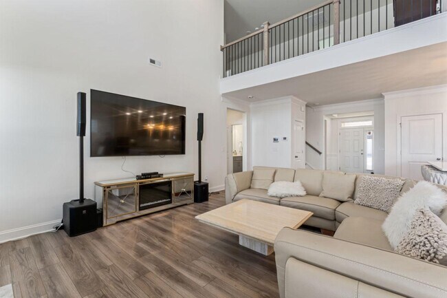 Building Photo - 116 Farrier Ln