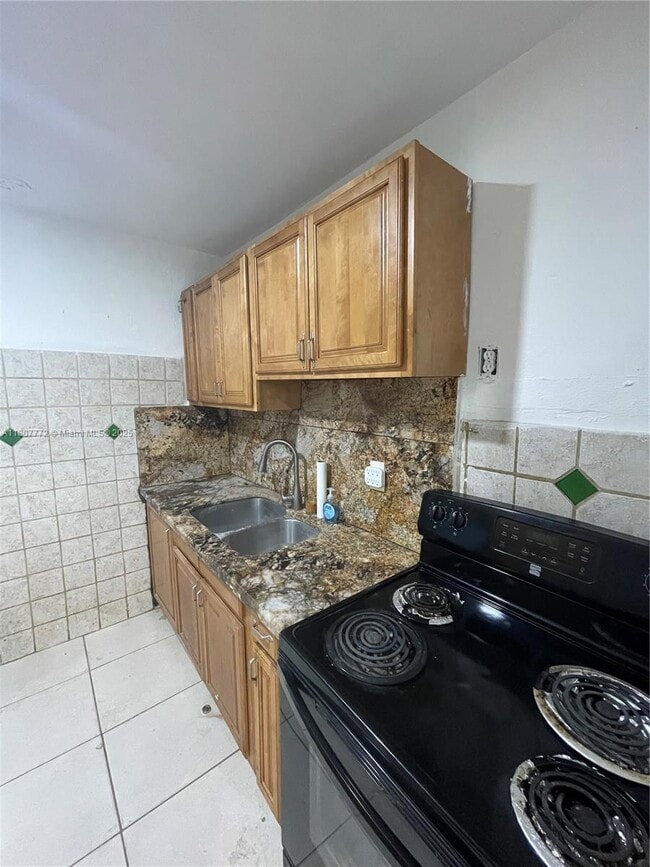 Building Photo - 13845 NW 6th Ave