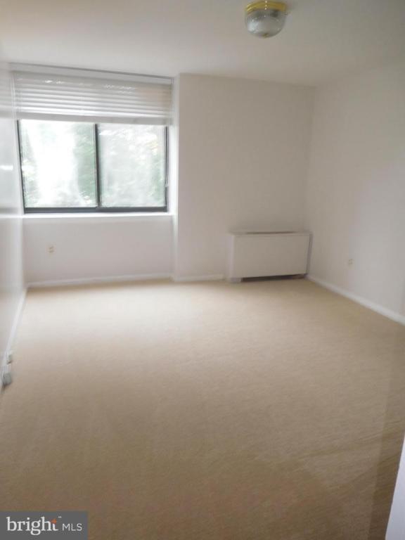 Building Photo - 4390 Lorcom Ln