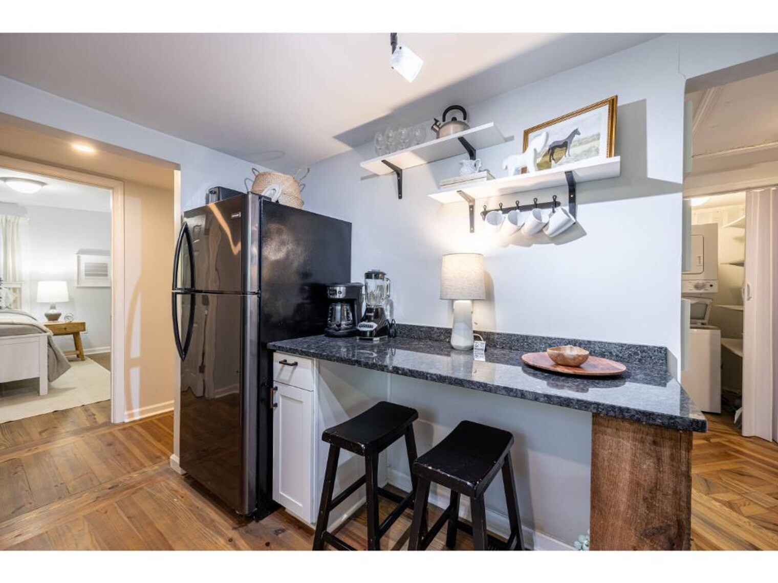 Building Photo - 145 Griffeth St