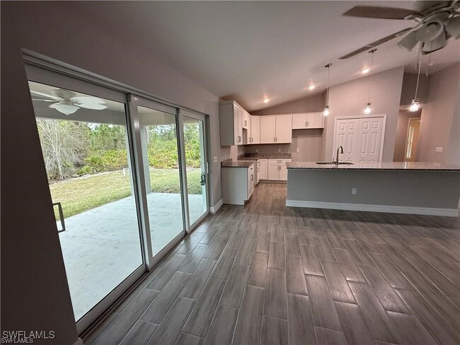 Building Photo - 307 Broward Ave
