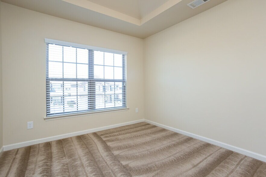 Building Photo - 638 Ocean Ave