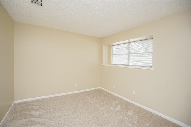 Building Photo - 13626 Woodchester Dr