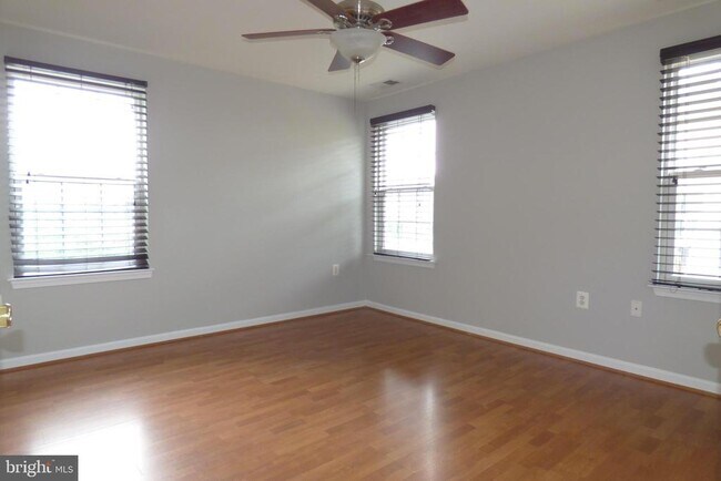 Building Photo - 552 Sparkleberry Terrace NE