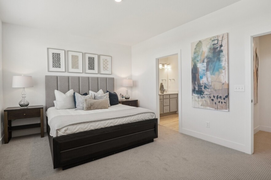 Primary bedroom - 3600 S Inca St