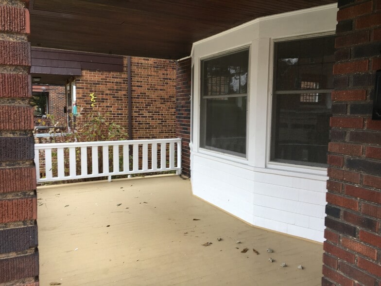 Building Photo - 17910 Crest Ln