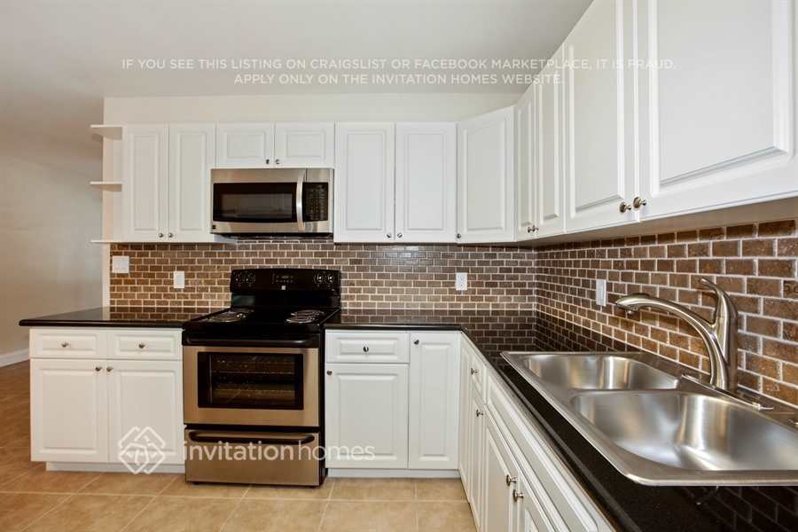 Building Photo - 1201 NE 26th Terrace