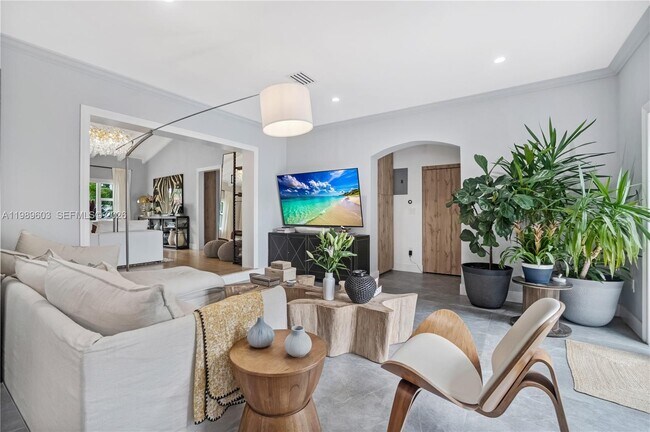 Building Photo - Northeast 91st Terrace, Miami Shores, FL 33138 - 4 BR 3 BA single-family home