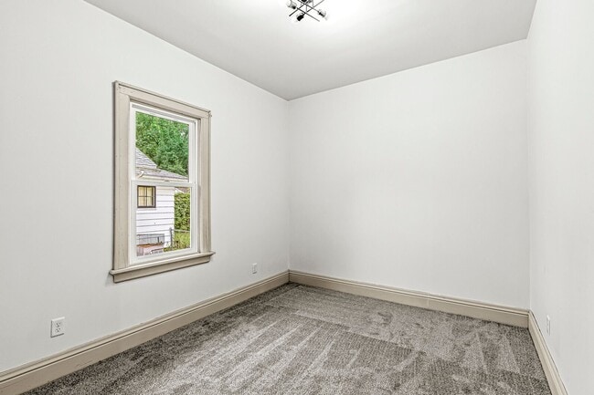 Building Photo - 1226 O Brien St