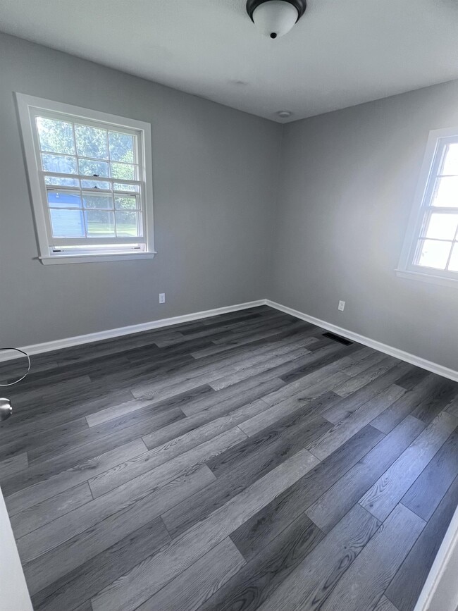 Building Photo - 2548 Park Rd Ext