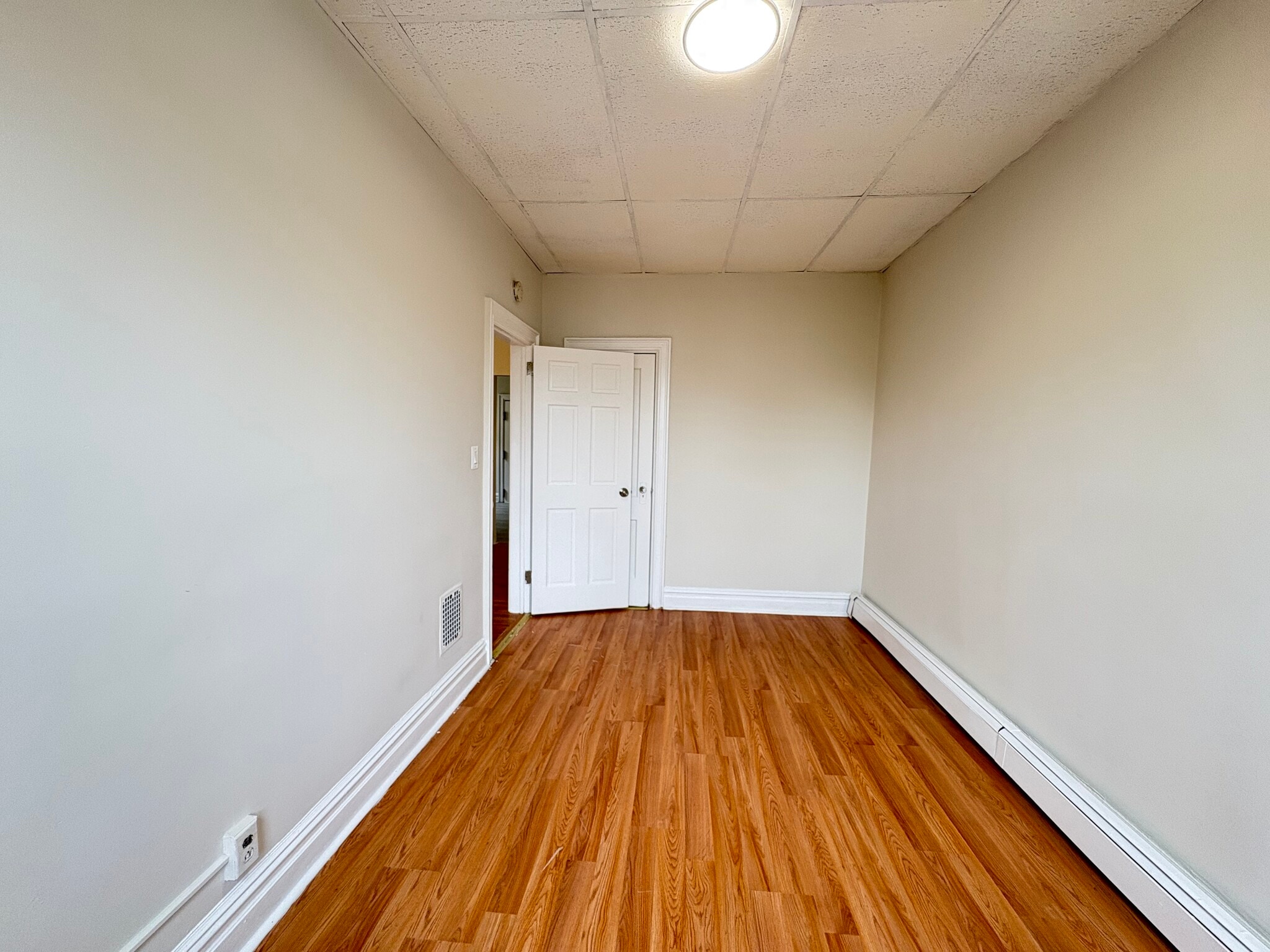 Unit 3 - 27 Eastern Pky