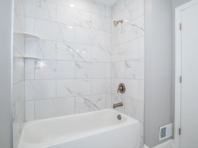 Building Photo - 617 Straight St