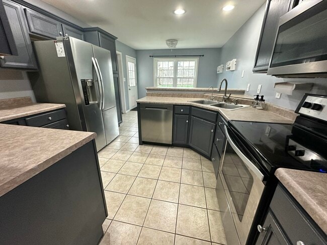 Building Photo - 305 Port Way